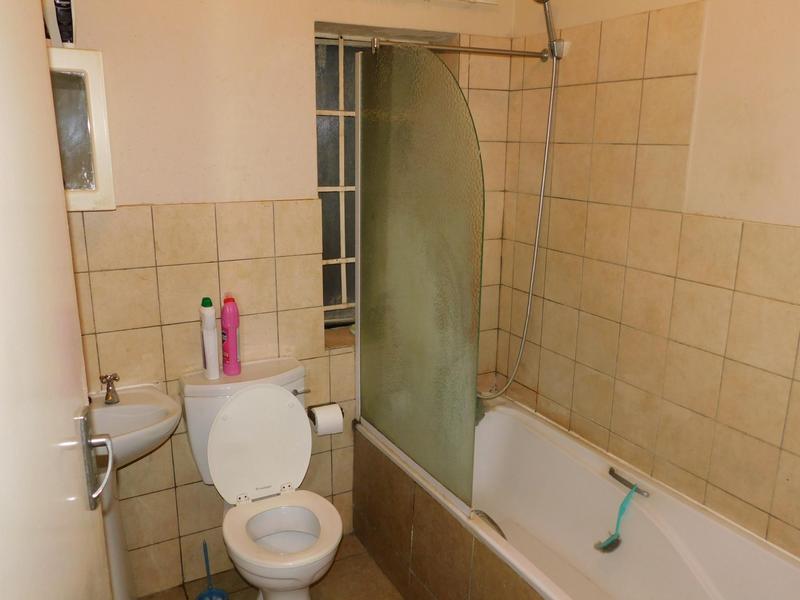 1 Bedroom Property for Sale in Grand Central Gauteng