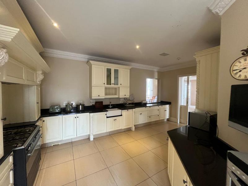 To Let 5 Bedroom Property for Rent in Waterkloof Ridge Gauteng