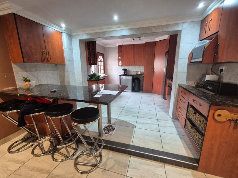4 Bedroom Property for Sale in Verwoerdpark Gauteng
