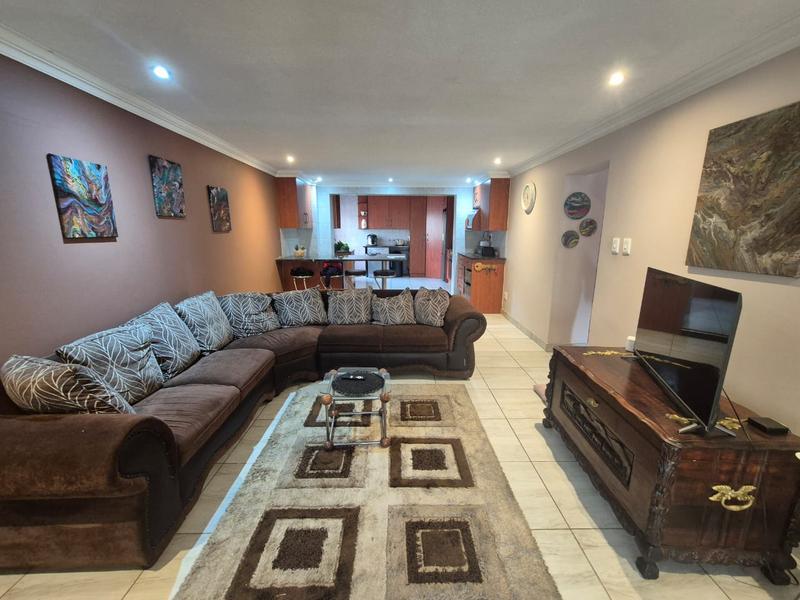 4 Bedroom Property for Sale in Verwoerdpark Gauteng