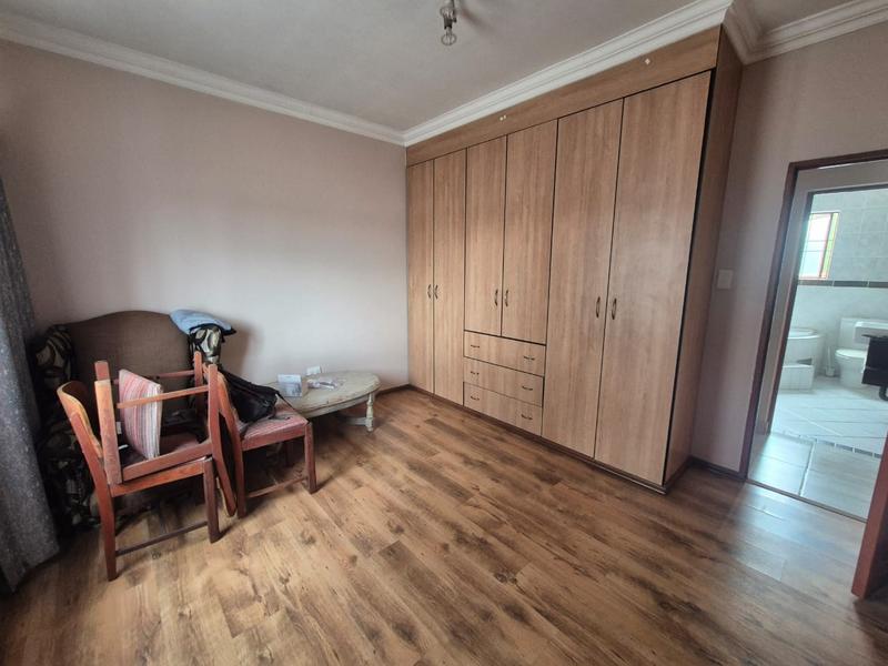 4 Bedroom Property for Sale in Verwoerdpark Gauteng