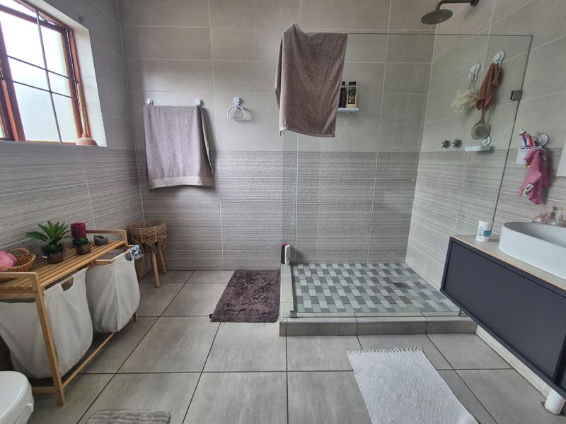 4 Bedroom Property for Sale in Verwoerdpark Gauteng