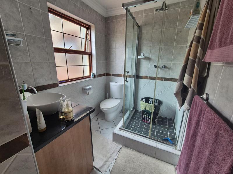 4 Bedroom Property for Sale in Verwoerdpark Gauteng