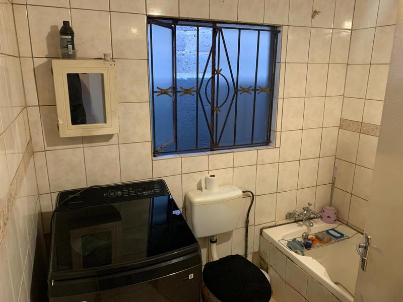2 Bedroom Property for Sale in Ililiba Gauteng