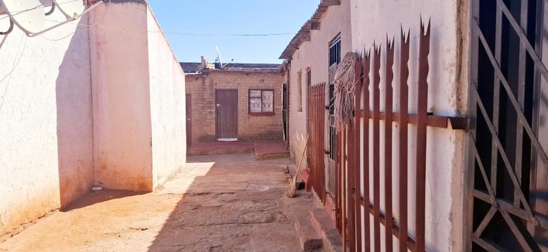 9 Bedroom Property for Sale in Tembisa Gauteng