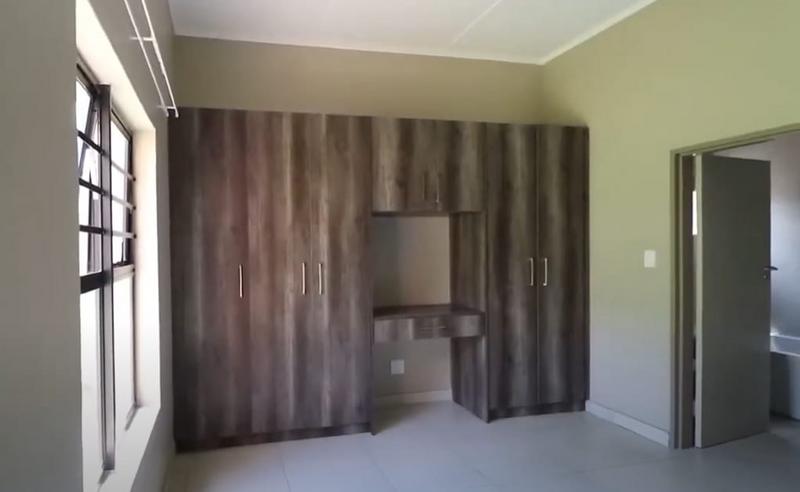 To Let 2 Bedroom Property for Rent in Midridge Park Gauteng