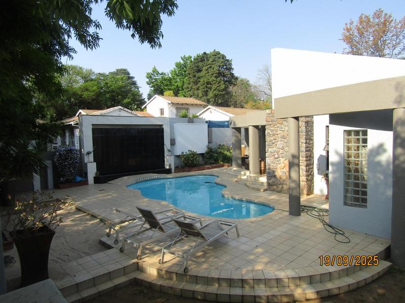 4 Bedroom Property for Sale in Fontainebleau Gauteng