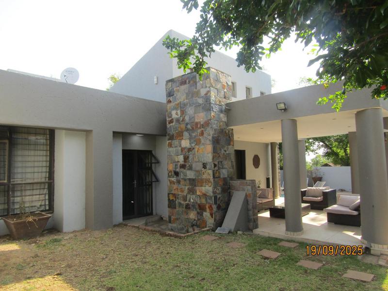 4 Bedroom Property for Sale in Fontainebleau Gauteng