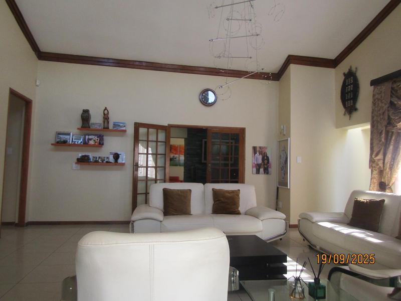 4 Bedroom Property for Sale in Fontainebleau Gauteng