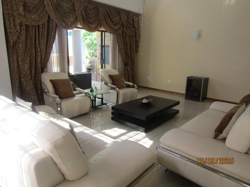 4 Bedroom Property for Sale in Fontainebleau Gauteng
