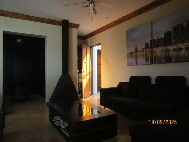 4 Bedroom Property for Sale in Fontainebleau Gauteng