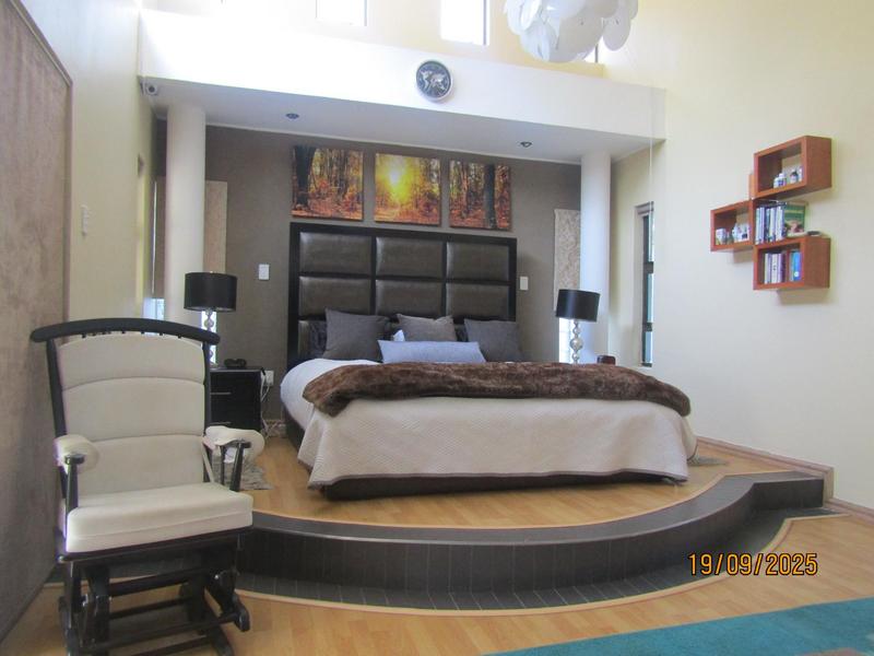 4 Bedroom Property for Sale in Fontainebleau Gauteng