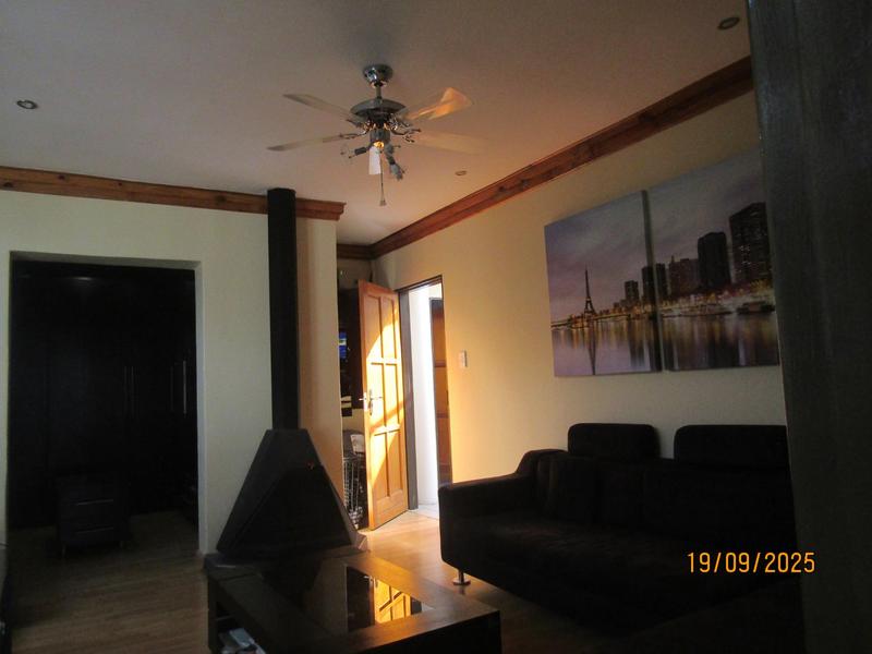 4 Bedroom Property for Sale in Fontainebleau Gauteng