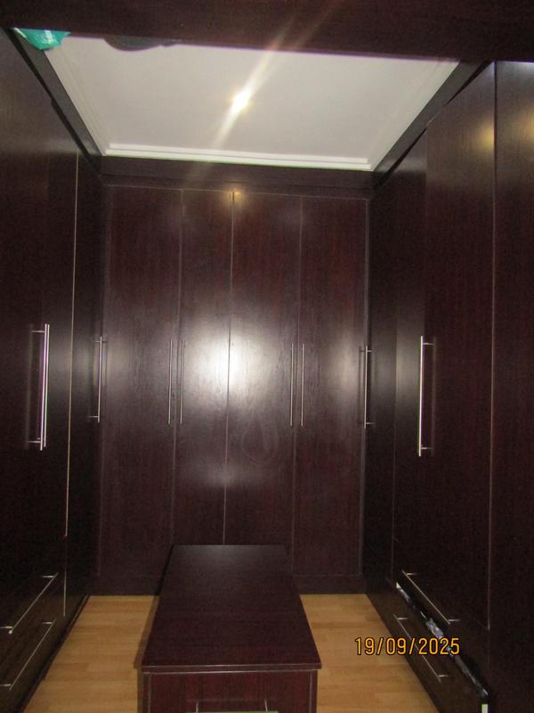 4 Bedroom Property for Sale in Fontainebleau Gauteng