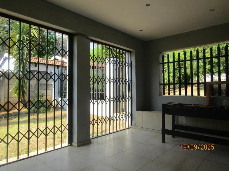4 Bedroom Property for Sale in Fontainebleau Gauteng