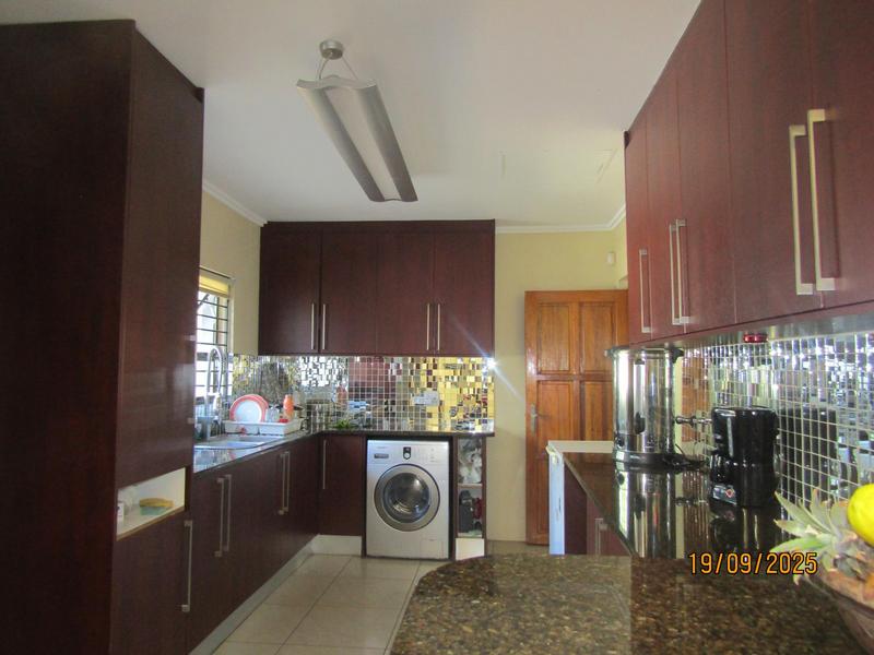 4 Bedroom Property for Sale in Fontainebleau Gauteng