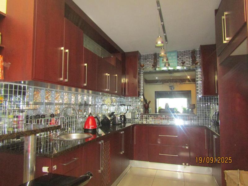 4 Bedroom Property for Sale in Fontainebleau Gauteng