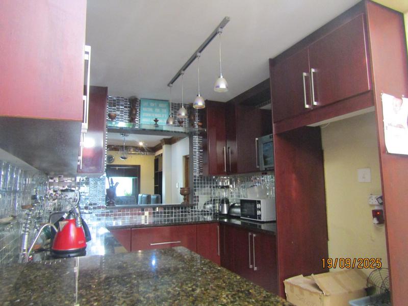 4 Bedroom Property for Sale in Fontainebleau Gauteng
