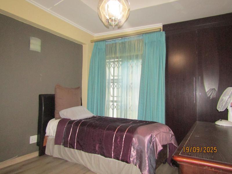 4 Bedroom Property for Sale in Fontainebleau Gauteng
