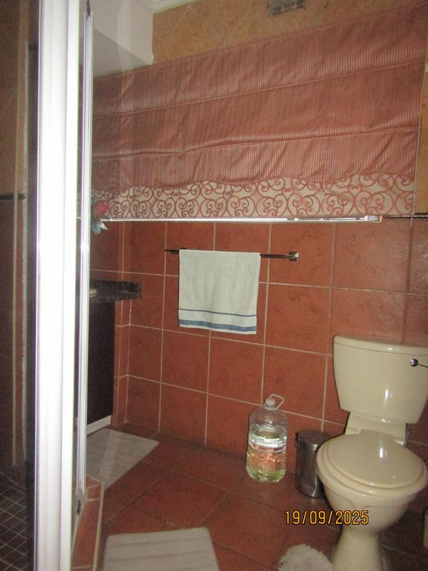4 Bedroom Property for Sale in Fontainebleau Gauteng