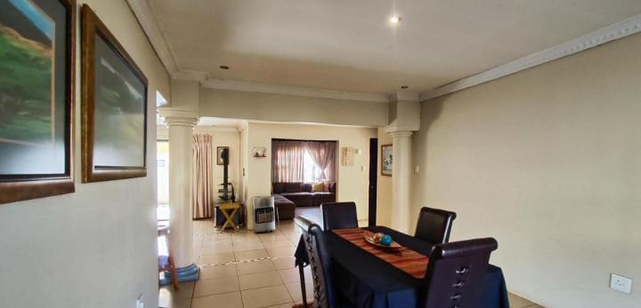 4 Bedroom Property for Sale in Dawn Park Gauteng
