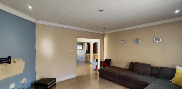 4 Bedroom Property for Sale in Dawn Park Gauteng