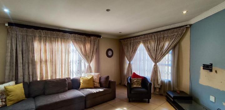 4 Bedroom Property for Sale in Dawn Park Gauteng