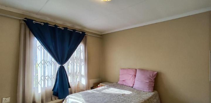 4 Bedroom Property for Sale in Dawn Park Gauteng