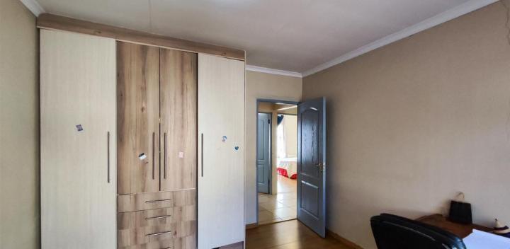 4 Bedroom Property for Sale in Dawn Park Gauteng