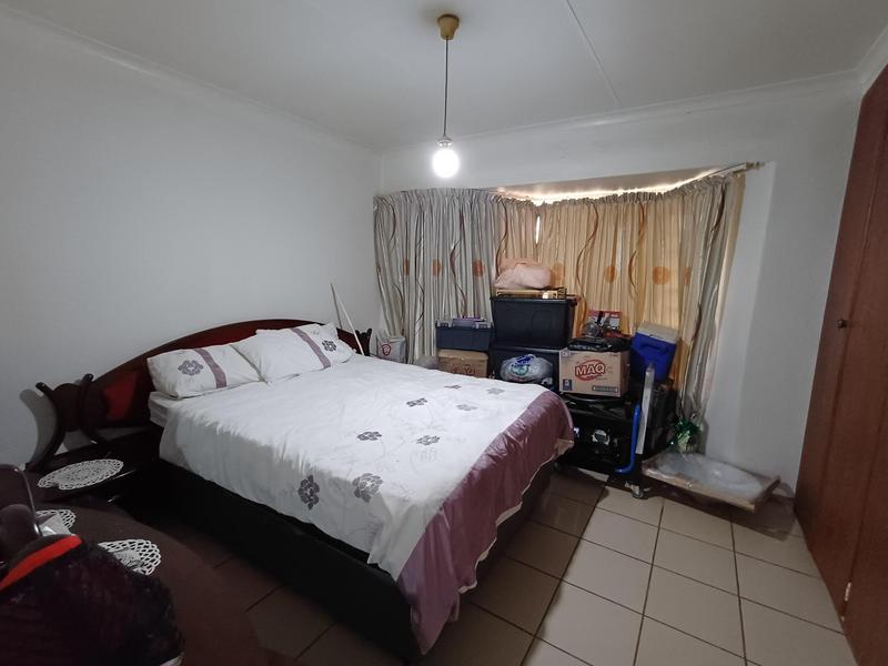 6 Bedroom Property for Sale in Laudium Gauteng
