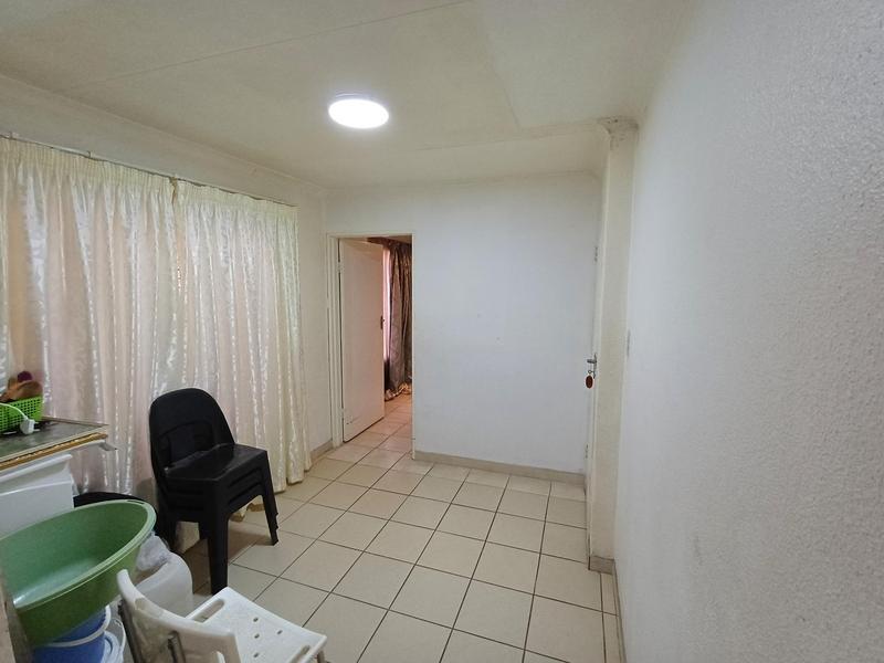 6 Bedroom Property for Sale in Laudium Gauteng