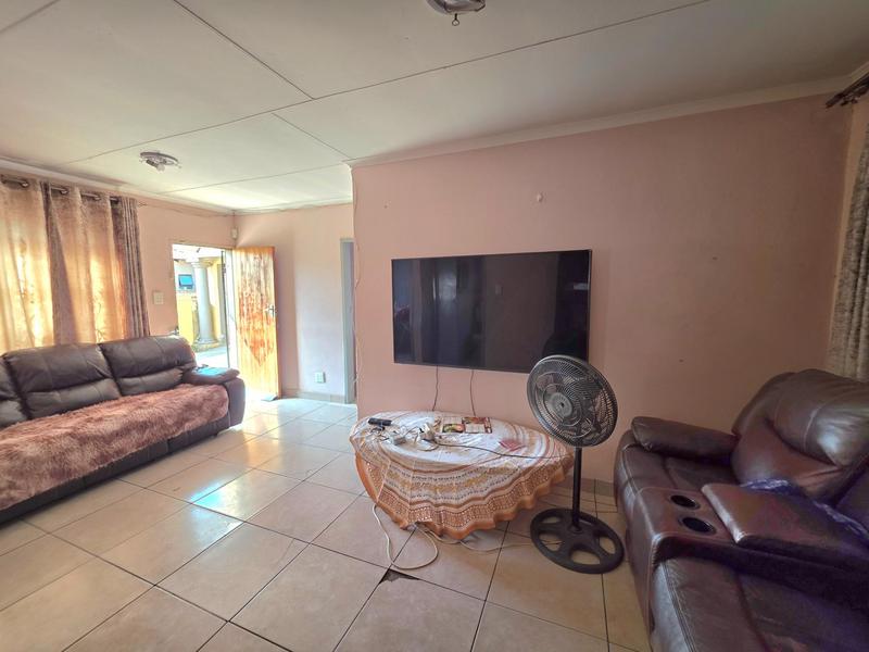 3 Bedroom Property for Sale in Windmill Park Gauteng