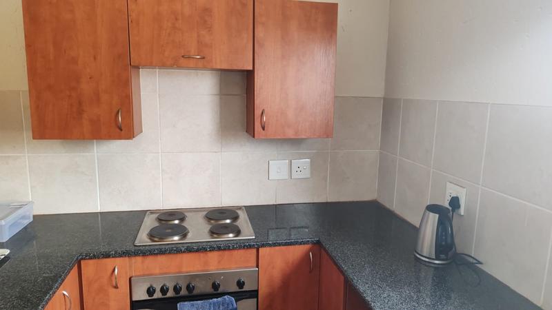 2 Bedroom Property for Sale in Roosevelt Park Gauteng