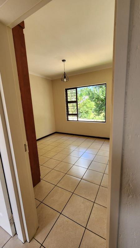2 Bedroom Property for Sale in Roosevelt Park Gauteng