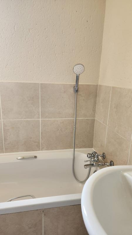 2 Bedroom Property for Sale in Roosevelt Park Gauteng