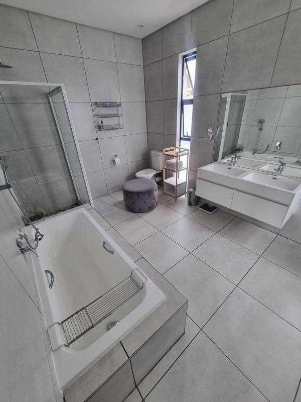 4 Bedroom Property for Sale in Linksfield Gauteng