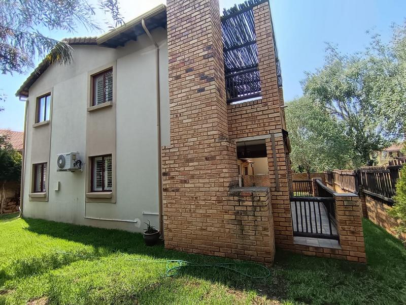 3 Bedroom Property for Sale in Ruimsig Gauteng