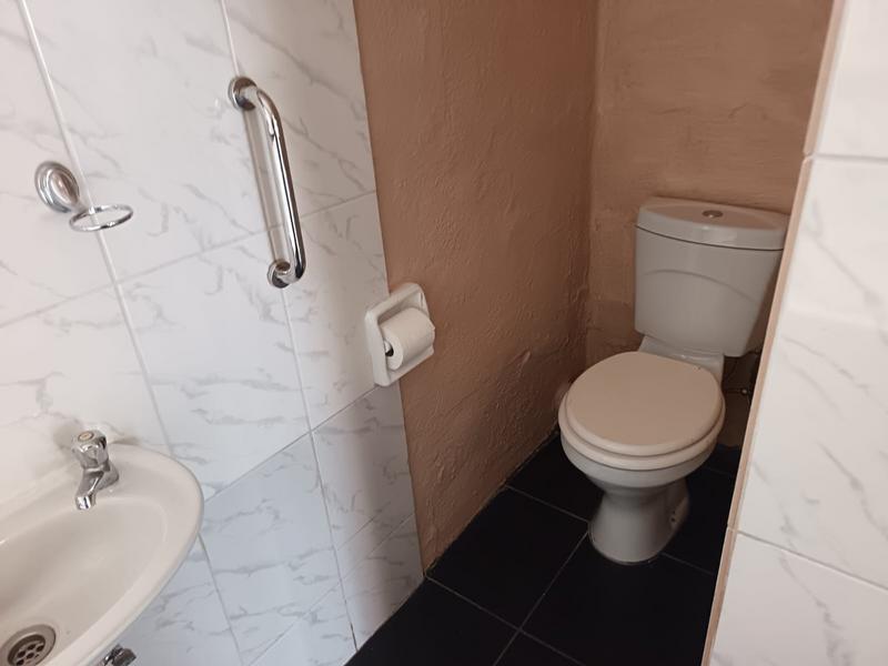 To Let 1 Bedroom Property for Rent in Selwyn Gauteng