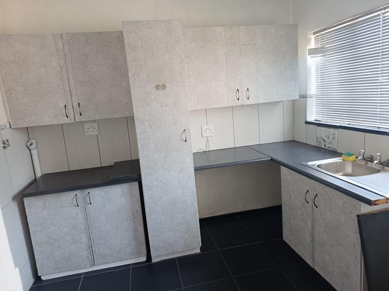 To Let 1 Bedroom Property for Rent in Selwyn Gauteng