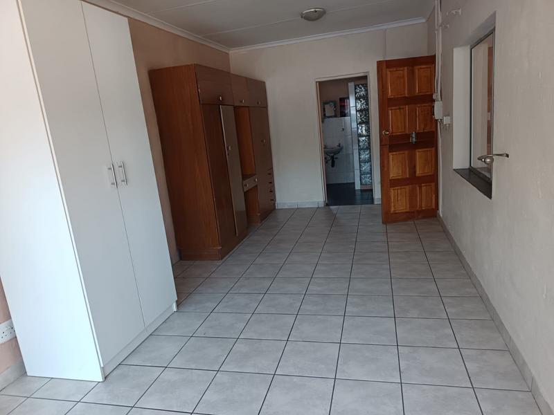 To Let 1 Bedroom Property for Rent in Selwyn Gauteng