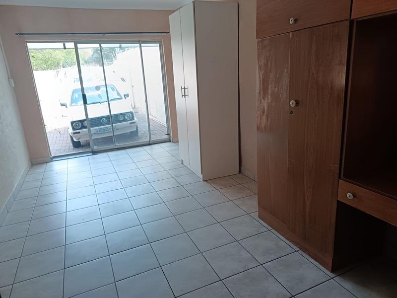 To Let 1 Bedroom Property for Rent in Selwyn Gauteng