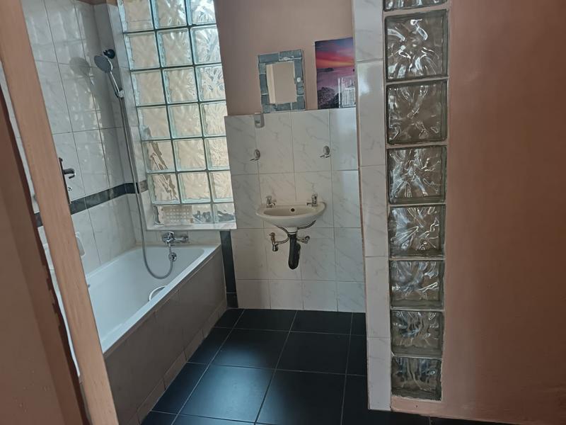 To Let 1 Bedroom Property for Rent in Selwyn Gauteng
