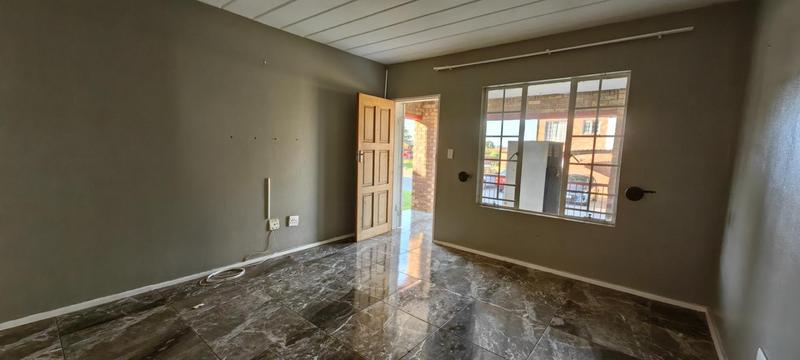 To Let 2 Bedroom Property for Rent in Erand Gardens Gauteng