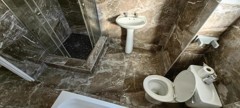 To Let 2 Bedroom Property for Rent in Erand Gardens Gauteng