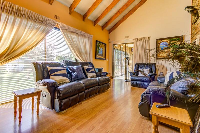 4 Bedroom Property for Sale in Parkhill Gardens Gauteng