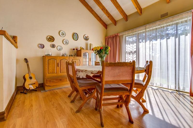 4 Bedroom Property for Sale in Parkhill Gardens Gauteng