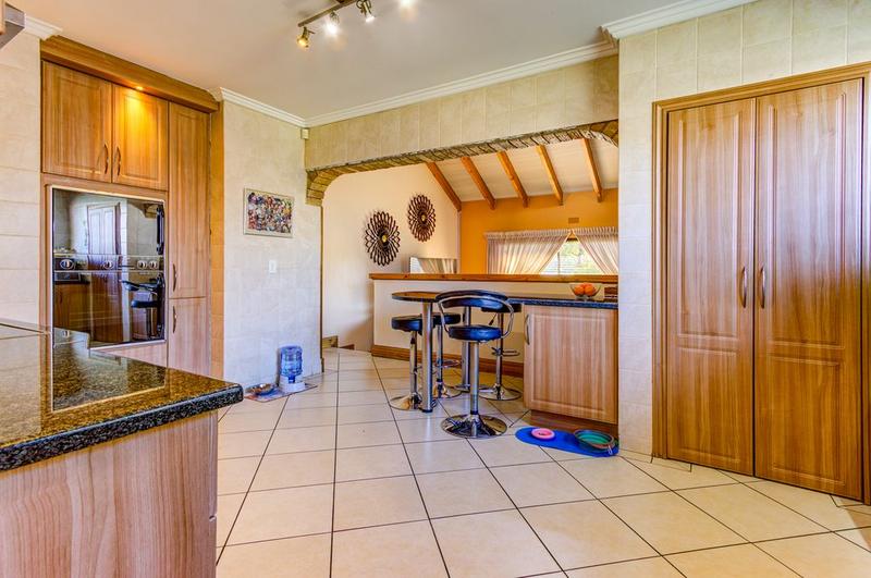 4 Bedroom Property for Sale in Parkhill Gardens Gauteng