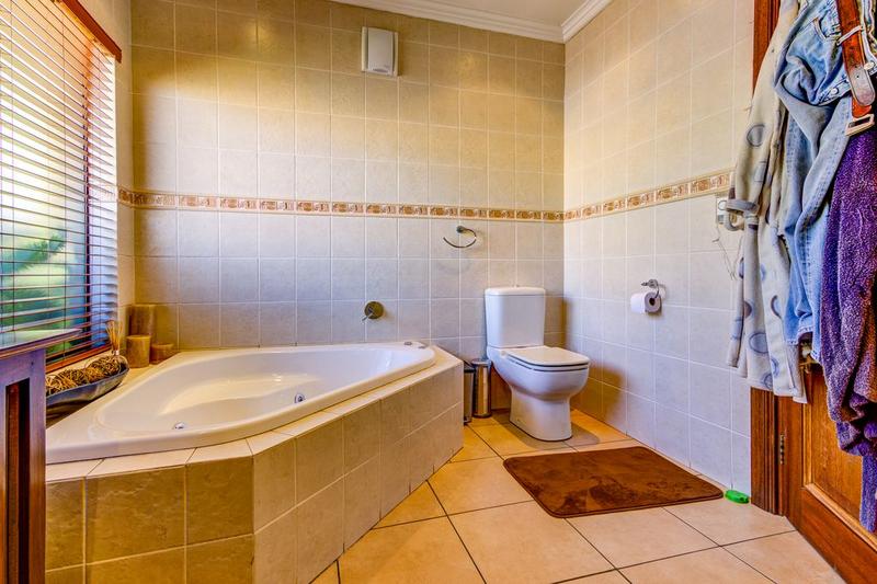 4 Bedroom Property for Sale in Parkhill Gardens Gauteng
