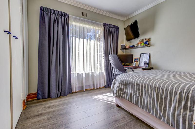4 Bedroom Property for Sale in Parkhill Gardens Gauteng