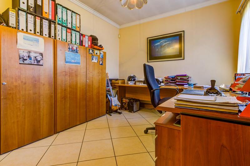 4 Bedroom Property for Sale in Parkhill Gardens Gauteng